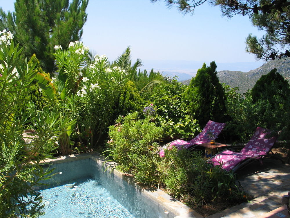 Ddg Retreat Hotel Casares Exterior photo